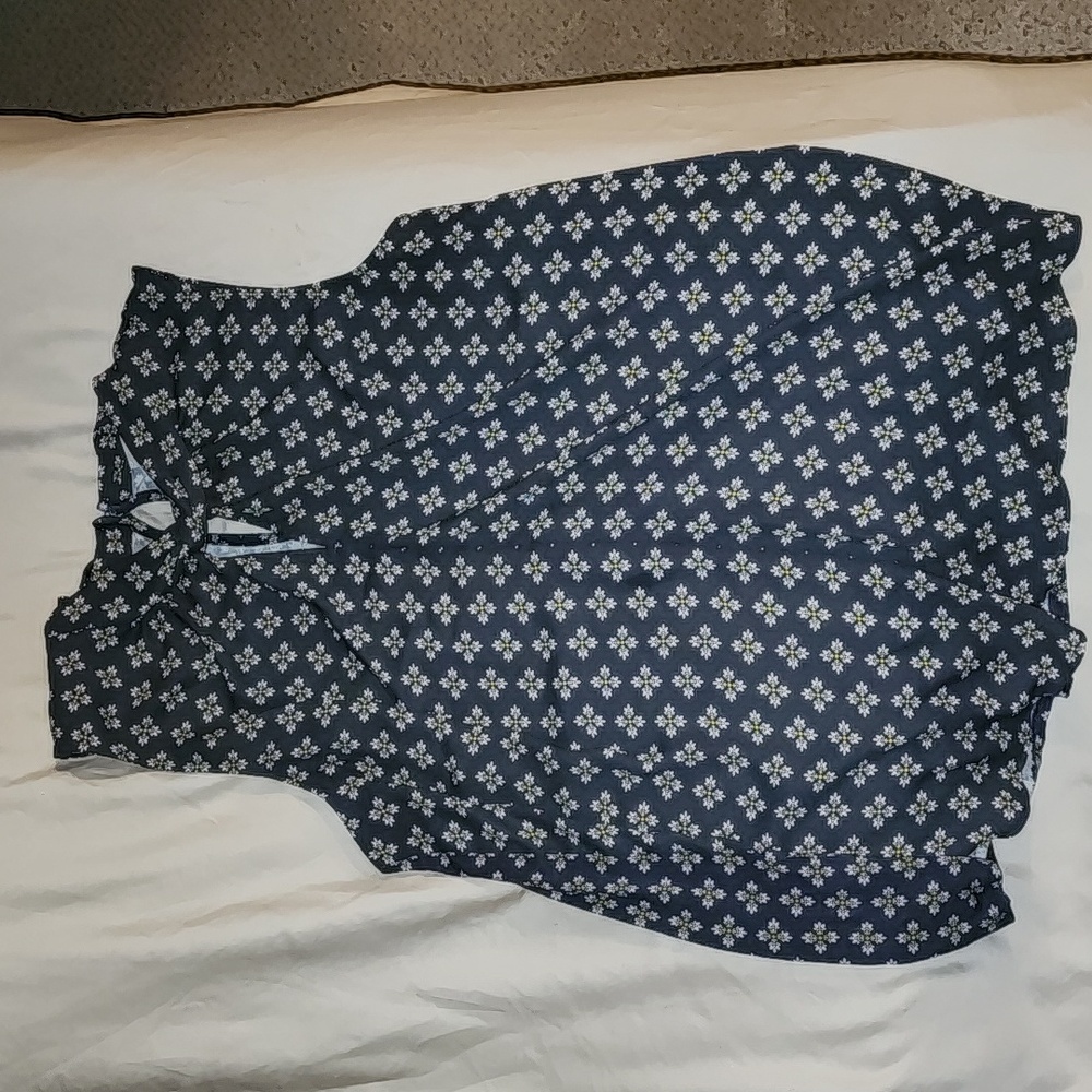 Sleeveless blouse